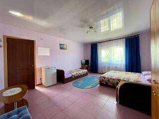 Гостиница Фортуна Феодосия Четырехместный номер с душем-12